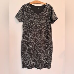 Duluth Trading NWOT NoGA Naturale Dress in a gray floral print